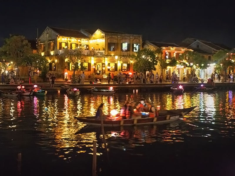 ホイアン・ランタン祭りイメージ
